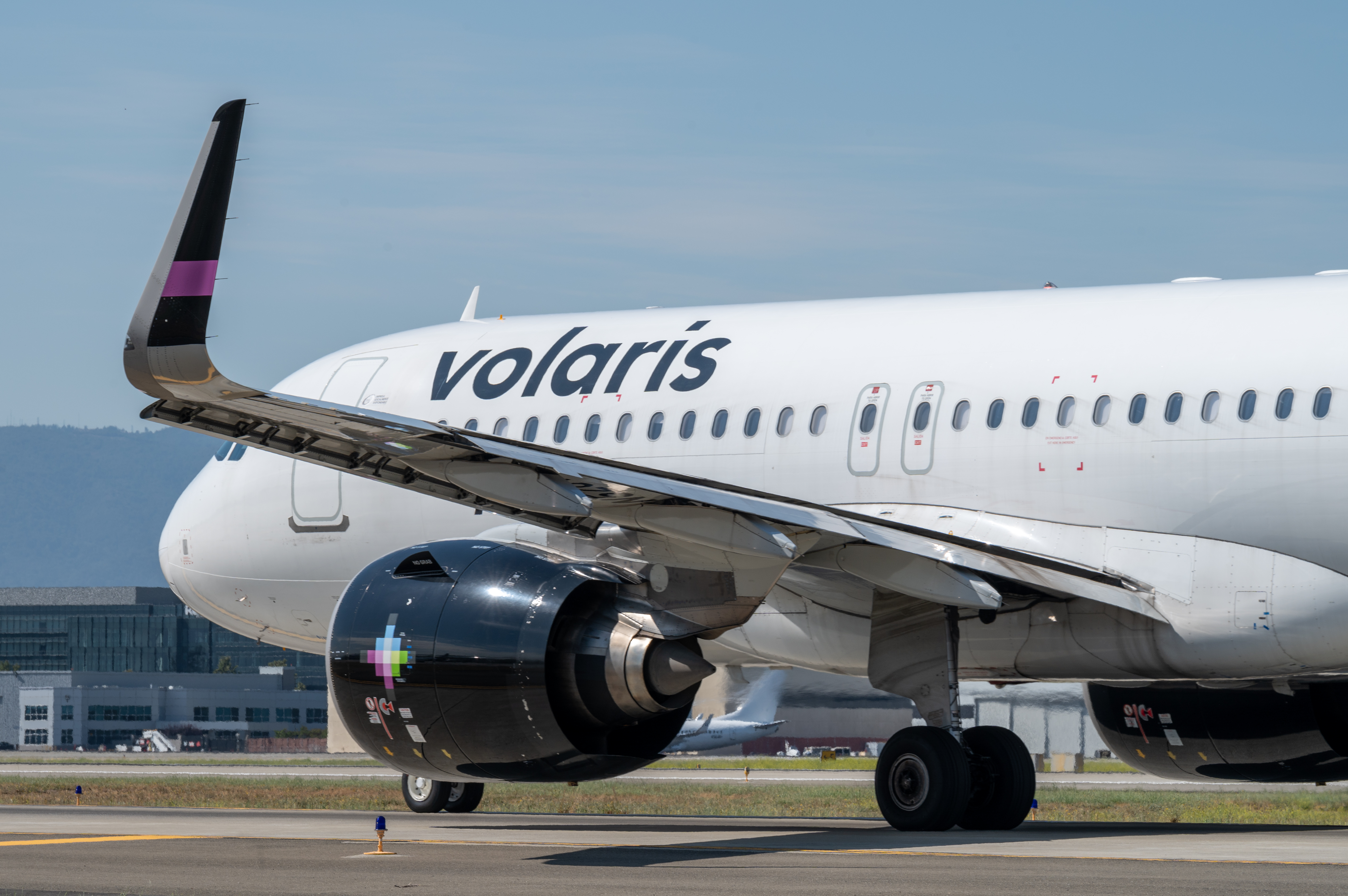 Volaris plane at SJC