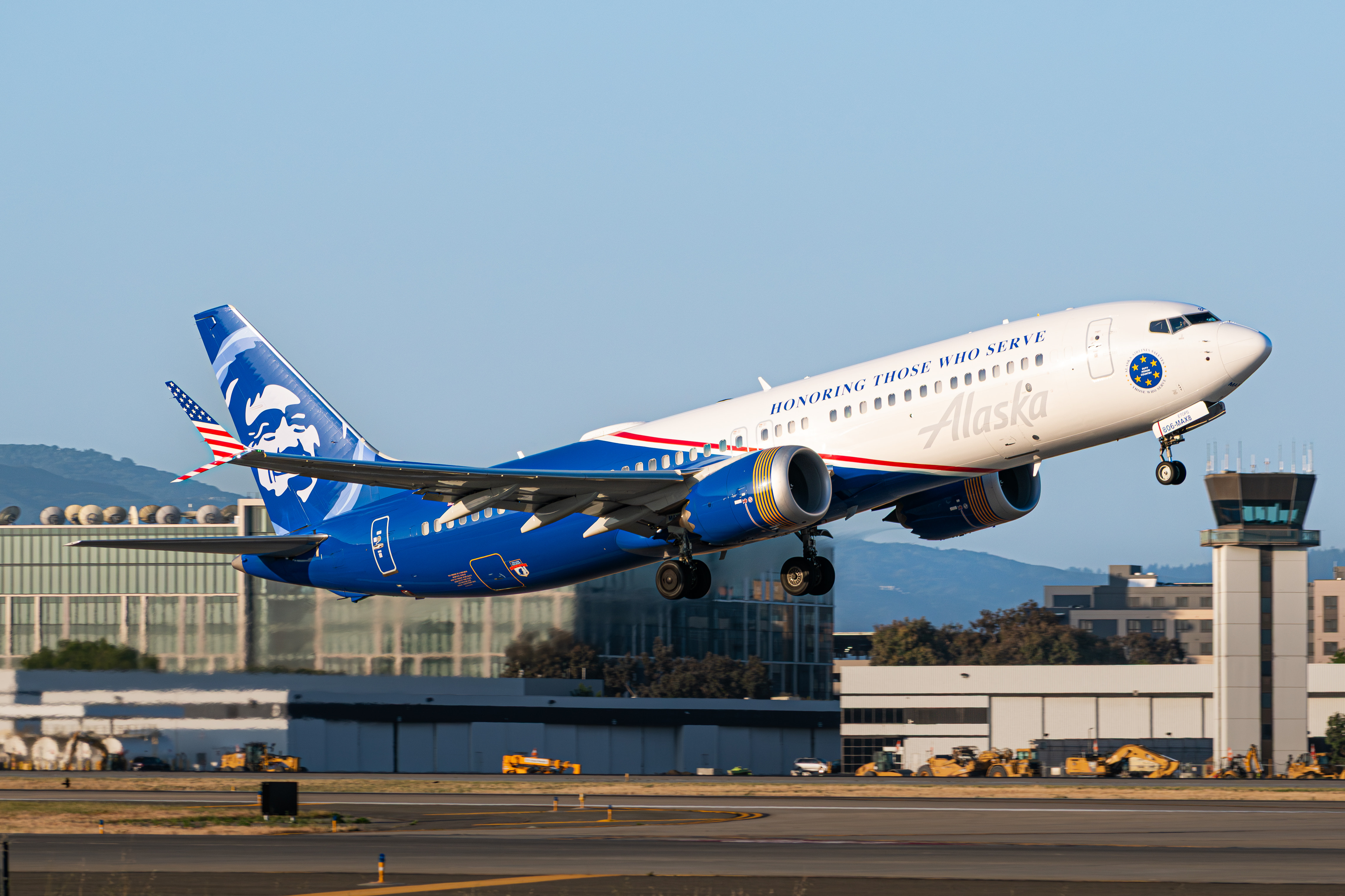 Alaska Airlines Honoring Those Who Serve livery plane