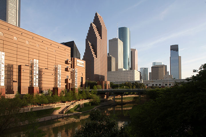 Downtown_Skyline_with_Buffalo_Bayou_and_Wortham_Th_SvRNay7PfraK-ZuH56PeO1o.jpg